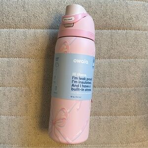 Owala SUGAR PLUM FAIRY 32 Oz FreeSip Holiday Edition Pink Bows
